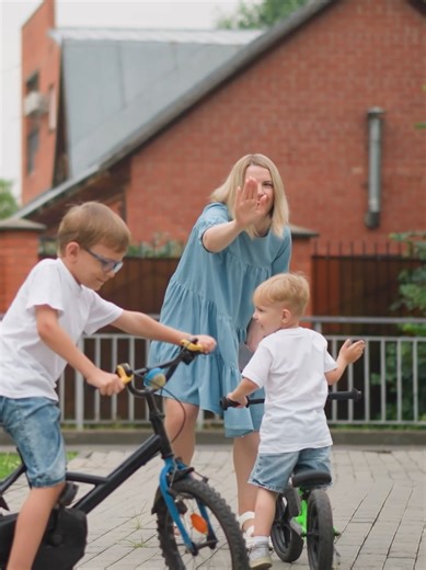 Understanding ABA and PBS. Struggling with routines or challenging behaviors? 💭 In this short video, Board-Certified Behavior Analyst Maria Nicolaou explains how ABA and Positive Behavior Support help families build skills, improve communication, and support lasting change.#parenting #educationalvideo #aba #bcba #behaviorchange