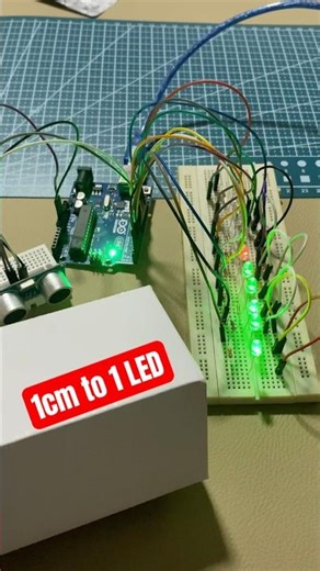 1cm = 10 LEDs 😱 Arduino Ultrasonic Distance Display #shorts #arduino #arduinoboard