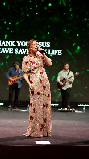 Andy Stapleton on Instagram: "Making some Christmas Tour content for @charity_gayle 🎄🎅✝️"