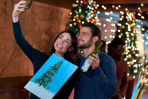 Stream It or Skip It: ‘On the 12th Date of Christmas’ on Hallmark Finally Acknowledges the Importance of Scavenger Hunts
