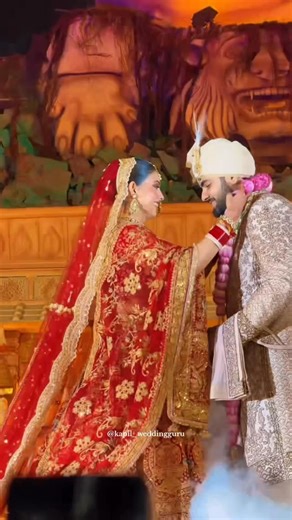 kapil_weddingguru on Instagram: "Varmala Beyond Imagination 😍🎆🔥@anjaneshshukla @simar_ghumman @the.sanj.story . . Choreographed by- @kapil_weddingguru TeamKOD- @aakash_borasi @theroshankamble @diwanshu_24 @mr___aatif_khan @pratvik.thanwar @__vishal__2412 @team.krishnamayi Planner- @royale_vows @kairos.entertainment Fireworks/SFX- @rapidfx.in @ankit_choudhry1610 Location 📍- C21Estate Shot&edit- @i_borasi_aman Photography- @studiophotopiya #bigfatindianwedding #dance #indore"