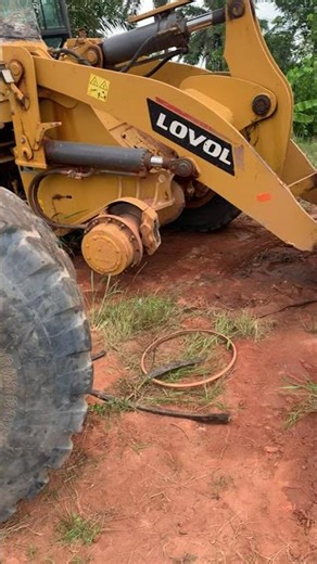 My payloader had a problem of flat ￼￼tire today