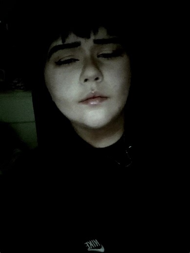 𝐁 𝐄 𝐋 𝐋 𝐄👩‍❤️‍💋‍👩 (@.bbmaex)’s videos with original sound - Alexbleh