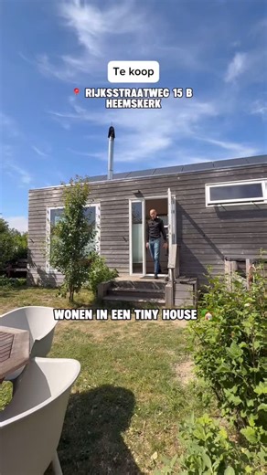 2.3K views · 491 reactions | Unieke kans om volledig mobiel en off-grid in een Tiny House te wonen! ✨ Onze NVM makelaar Lars neemt jullie mee in deze home tour!  Rijksstraatweg 15B Heemskerk  Vraagprijs €89.500,-  Download de brochure via de link in bio voor alle details. #tinyhouse #hometour #offgrid #offgridliving #tinyhousetour #tinyhouselife #verhuizen #tinyhouseliving #tinyhouses | Brantjes Makelaars | Facebook