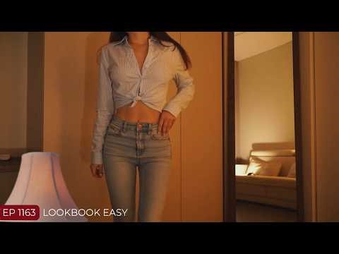 Lookbook elegante con camisa azul claro y jeans de talle alto estilo moderno