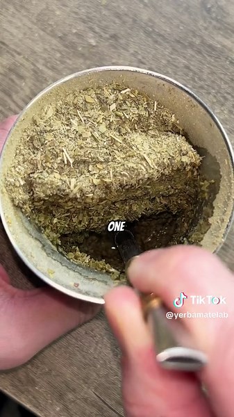 How To Use A Yerba Mate Bombilla🧉 Bombillas can work a lot better than usual if you just place it in your gourd in the way I show you here. #yerbamate #bombillas #mate #mateargentino #mateuruguayo