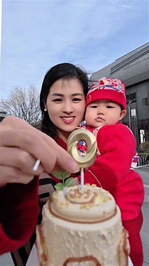 Jingni's First Spring Festival: A Heartwarming Journey
