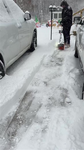 Tired of cold mornings and backbreaking shovel work? This ultra-lightweight cordless snow blower cuts through heavy snow quickly with its dual lithium batteries, brushless motor, and true cordless freedom. Clear driveways, stairs, porches, and walkways in minutes—no need to lift a shovel or struggle with a gas-powered engine. Start clearing snow quickly and easily. | Snowstop