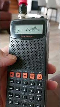 Scanning the Air Band in the Chicago O'Hare Airport(ORD) Area with a RadioShack PRO-82 Scanner Radio