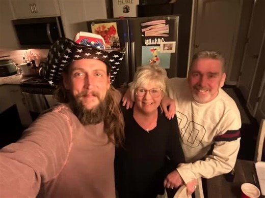 Possible NEW Super Bowl Commercial 🤔🤔 Budwiser fans prove you can teach old frogs new tricks! 😅 I don't know about you all but we think this would be there Greatest Commercial Ever!! But hey maybe its just us 😅 #livestream #news #funny #podcast #comedy