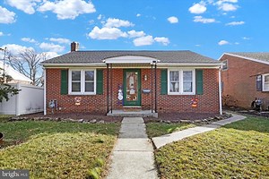 1432 Wayne Ave, York, PA 17403 - MLS PAYK2075926 - Coldwell Banker