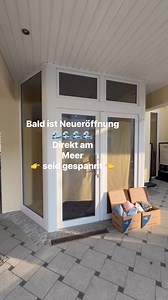 Die Neueröffnung von Ostseeshirt rückt immer näher 😍 Ostseeshirt jetzt direkt am Strand. Mit Meerblick 🌊🌊🌊 #meer #Meerliebe #meerblick | Haus am Hügel