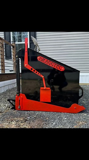 Using our draggtec drag box to do some paving #asphalt #dragbox #draggtec #paving #asphaltdragbox #contractor #dragboxpaving #heavyequipment #contractorsoftiktok #excavator #blacktop #asphaltpaving #skidsteer #caterpillar #miniexcavator #concrete #excavation