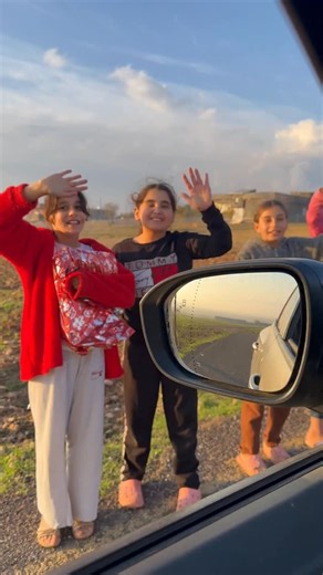 Mahmut İbrahimoğlu | Yolumuzu çocukların mutluluğu kessin her daim 🤗🥰 katılıyorsanız yoruma yazın 🤗 @rotasiz_vagon @engelsizkadin73 #çocuk #oyuncak #mutluluk... | Instagram