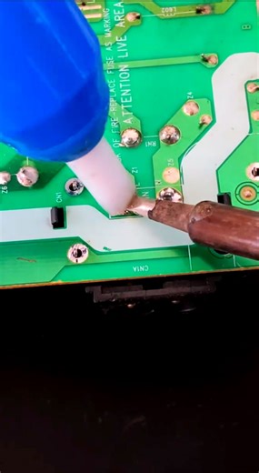 Perfect PCB Solder Repair Using Flux | Pro Electronics Fix In this short video, we repair a PCB solder joint using proper flux and soldering technique. Flux helps clean oxidation and ensures strong, smooth electrical connections during soldering. This method is essential for: ✔ PCB repair ✔ Electronics servicing ✔ Broken solder joints ✔ Professional circuit fixing Watch how clean soldering improves conductivity and prevents future faults. A must-know technique for technicians and DIY electronics