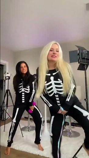 Pamela Pumpkin’s Halloween Workout! 🎃💀 ​#PamelaPumpkin #HalloweenWorkout