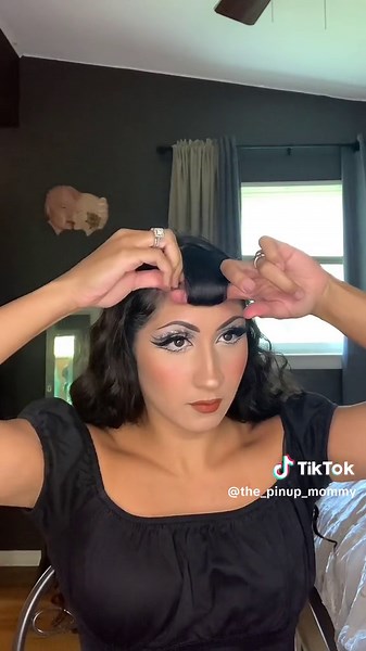 Vintage Bumper Bang Hairstyle: Quick & Easy Tutorial