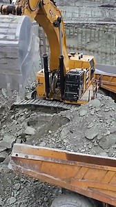 When Size Meets Strength: Cat 6015B Loading Show! #Cat6015B #Caterpillar #ExcavatorLife #HeavyEquipment #Earthmoving #MiningLife #ExcavatorPower #ConstructionLife #HeavyMachinery #LoadingAction | Earthmover Legends