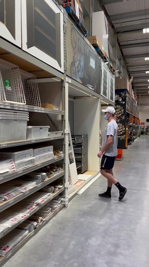 AD/ Mitre 10 offer an awesome range of modular/ kit set wardrobe and storage solutions so it was a no brainer for us to head to our local this weekend to pick up the supplies to re do our linen cupboard. We love that Mitre 10 is locally owned and operated, so head to your nearest store when planing your next DIY project. #ShareMitre10 #WithYouAllTheWay