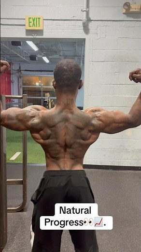 Natural Men’s physique bodybuilder Flex Posing 🦾. #foryou