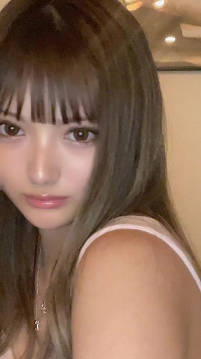 ネックレスねじれててじわ。🤟髪色変えた#kalenanzai #安斉かれん