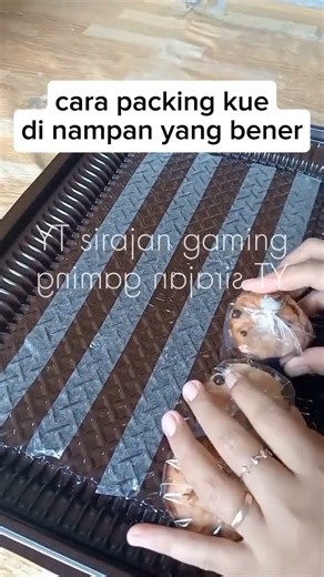 CARA PACKING KUE DI NAMPAN YANG BENER #shorts
