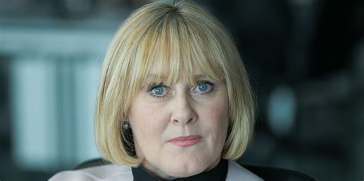 “Her best drama since Happy Valley”: MotherFatherSon is Sarah Lancashire’s “superb” series to binge tonight