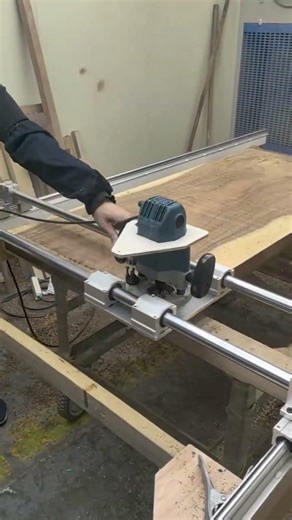 ​How to Flatten a Huge Wood Slab with a Router Sled System