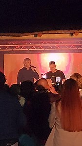 Kyk, dit was nou lekker gewees om bietjie my Pa op stage te verras Biekiebos Restaurant Meyerton Steve Hofmeyr #Meyerton | Armand Hofmeyr