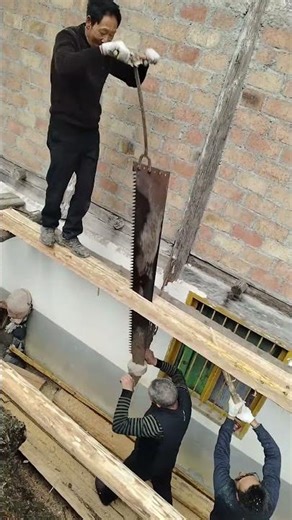 Traditional Two-Man Pit Sawing: The Art of Manual Log Splitting