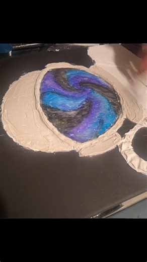 I started this astronaut using sculpting medium, but it just wasn’t giving me the texture and structure I was envisioning. Sometimes a material just doesn’t align with the idea in your head — and that’s okay. So I switched to plaster. Already, I can tell this is the right move. The weight, the raw texture, the way it can be smoothed and refined — it’s bringing the astronaut to life in a completely different way. There’s something really satisfying about being able to shaping it, sanding it down,