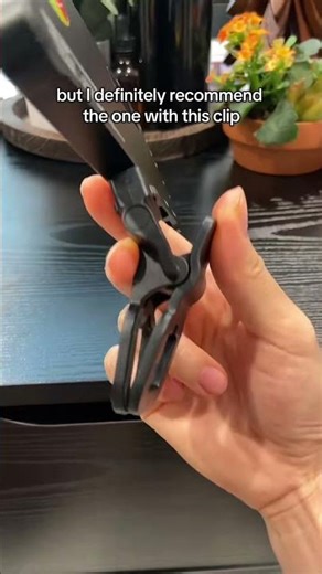 Ultra-portable & super bright—perfect clip light for creators