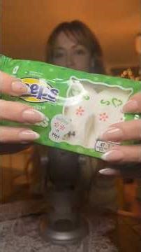 Eating marshmallows no talking ASMR 💕 #asmreatingsounds #asmrcommunity #eatingsounds #lofiasmr