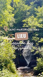 [LIEU – Cascade des Jarrauds] 🌊 La Cascade des Jarrauds, un trésor naturel de la Creuse ✨ Nichée sur la commune de Saint-Martin-Château, la Cascade des Jarrauds a été le 3ème site inscrit du le département et est protégée pour sa beauté paysagère depuis 1939 🌿. Cette chute impressionnante de 15m de haut, alimentée par la rivière La Maulde, cache aussi une histoire unique : c’est ici que l’électricité fut transportée pour la première fois jusqu’à la ville de Bourganeuf ⚡️. Pour l’admirer, rien 