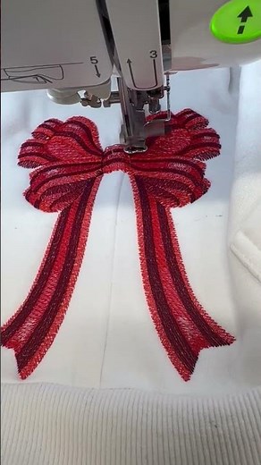 Embroidered Split Bow Sweatshirt #machineembroidery #embroideryfashion #embroiderytutorial