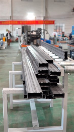 Box Beam /closed beam roll forming machine #rollformingmachine #coldrollformingmachine #rollforming #rollformingmachinemanufacturer #palletracks | Mary Lian