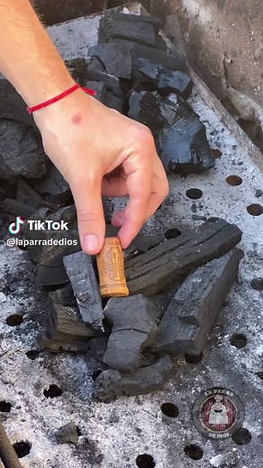 Cómo Prender Fuego para Asado con Corcho y Alcohol