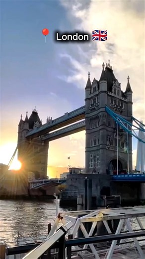 Tower Bridge, Big Ben & London Eye 🇬🇧 | Exploring London | 4K Shorts