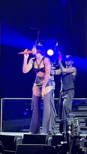 Kelly Rowland ICE Performs