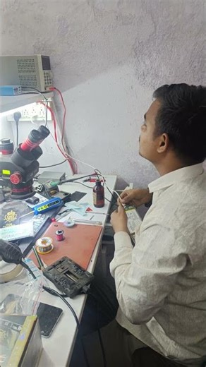 Mobile Repairing Shop. हार नहीं मानने का