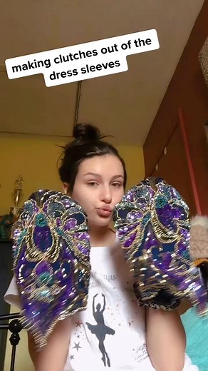 making a clutch out of the dress sleeves #toosieslide #quarantine #fyp #boredathome #foryoupage #goodwillfinds