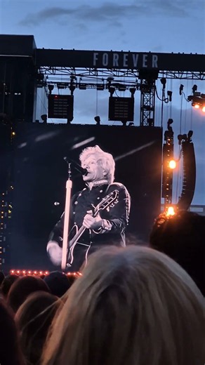 Bon Jovi - Whole Lot of Leavin'