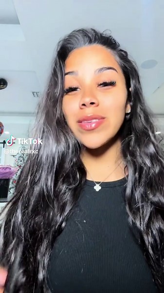 Stunning Christmas Nail Designs for Holiday Cheer