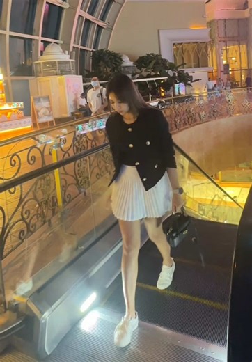 🤍 #highwaistskirt #fyp #ootd #momootd #outfitideas