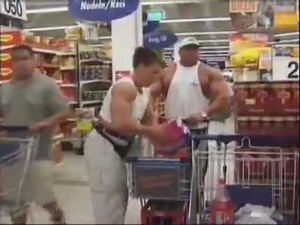 121K views · 1.5K reactions | Markus Rühl fazendo compras, assustando as pessoas com seu tamanho e fumando no estacionamento.  #ThegermanBeast #NoSmoking  Curta Hugo Abbá Siga @Horsepower_pro | Horsepower CAST | Facebook