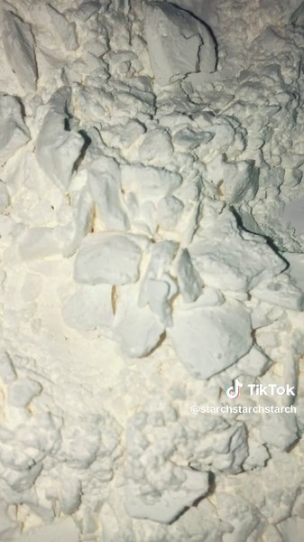 No soaps, no scents. Just pure starch 😋 #cornstarch #starch #powderplay #asmr #asmrcrunch #cs #powder #cornstarchchunks