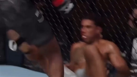 21年乌尔博格首秀被尼楚库乌一拳ko