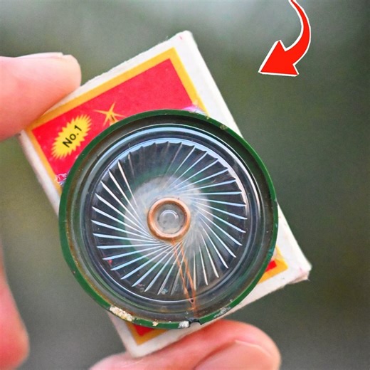 Creative SM on Instagram: "DIY Smallest Bluetooth Box Useing Machbox | World's Smallest Portable Speaker Tutorial #shorts #viral #diyprojects #box #sound #music"