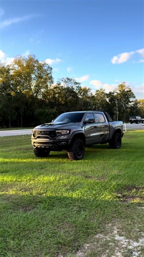 Clear skies 🌤️ #srt #hellcat #trx #🇲🇽 #🇺🇸 #fyp #mudgrapplers