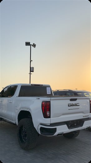 3.2K views · 96 reactions | جي ام سي سييرا موديل 2023 دفع رباعي في مزاد اليوم السبت 22-03-2025 تسجيل الصجعة الشارقة #gmc #sierra #cars #auction #burjkhaibarcarsauction #instagood #burjkhaibar #instareels #sharjahcars #instapost #emiratesauction #carsauction #dailyauction #daily post#trendig #trendingcars#carreels | Burj Khaiber Cars Auction | Facebook